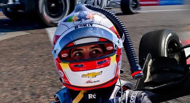 Lee más sobre el artículo Tatiana Calderón cumplió su primera carrera de  IndyCar en San Petersburgo