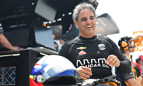 Lee más sobre el artículo Gran remontada de Juan Pablo Montoya en las 500 Millas de Indianápolis