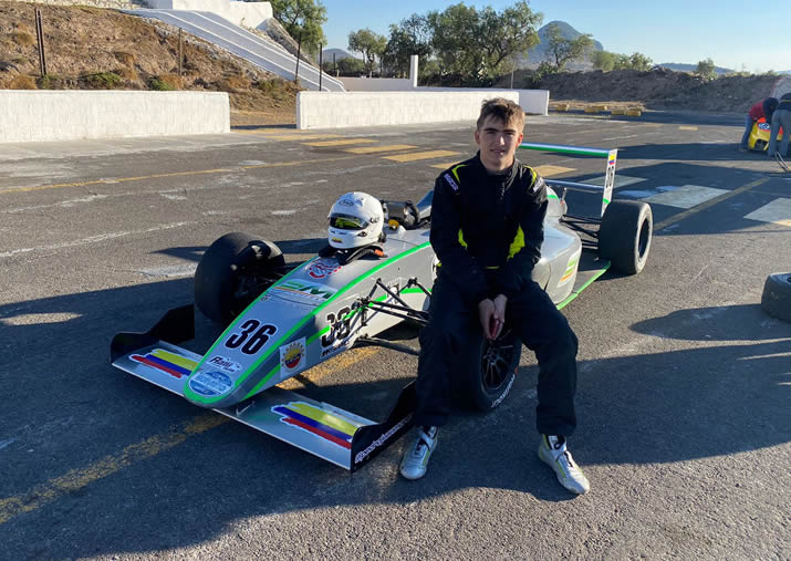 Lee más sobre el artículo El piloto antioqueño Pedro Juan Moreno cumplió positiva jornada de test de F4 en México