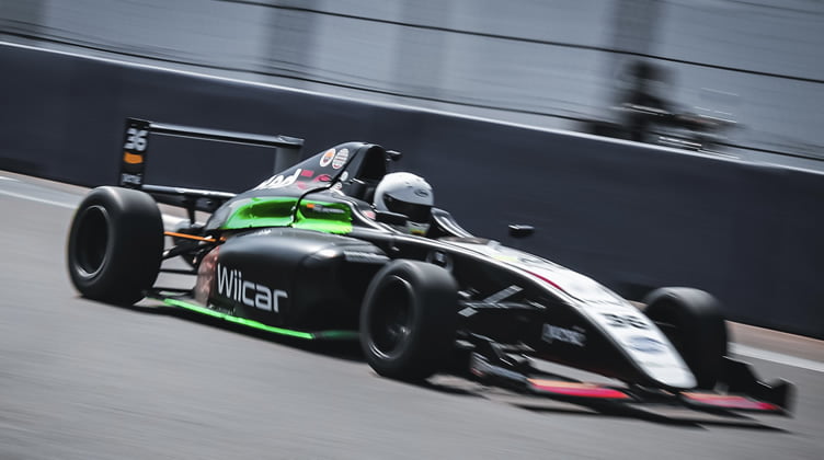 Lee más sobre el artículo Pedro Juan Moreno enfrentará este fin de semana la segunda ronda del FIA Nacam F4 en Querétaro