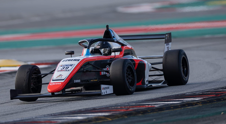 Lee más sobre el artículo Maximiliano Restrepo corrió dos de las pruebas del fin de semana de la F4 Española